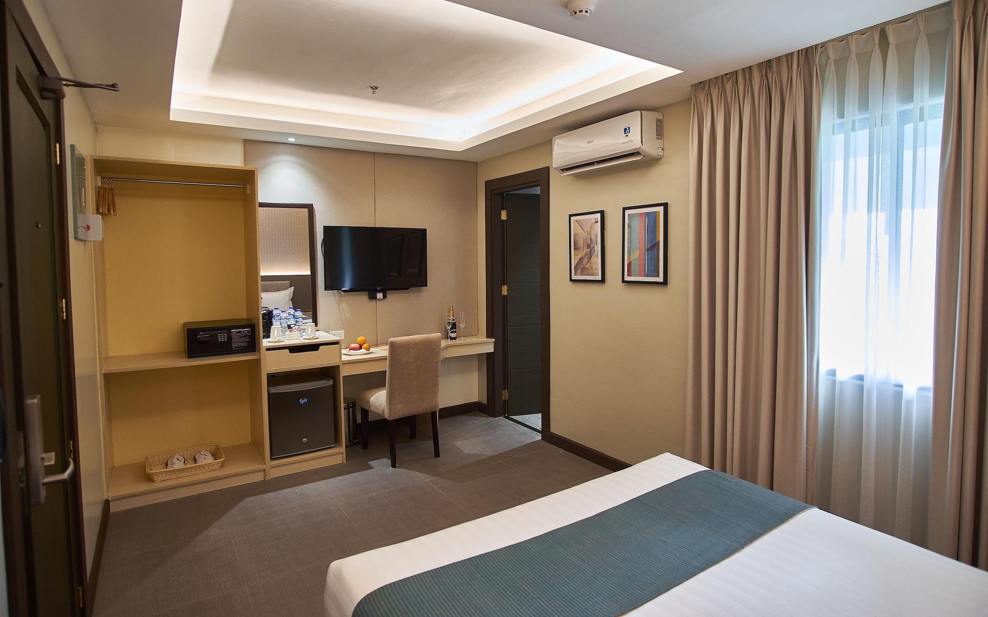 J7 Hotel Iloilo City Eksteriør billede