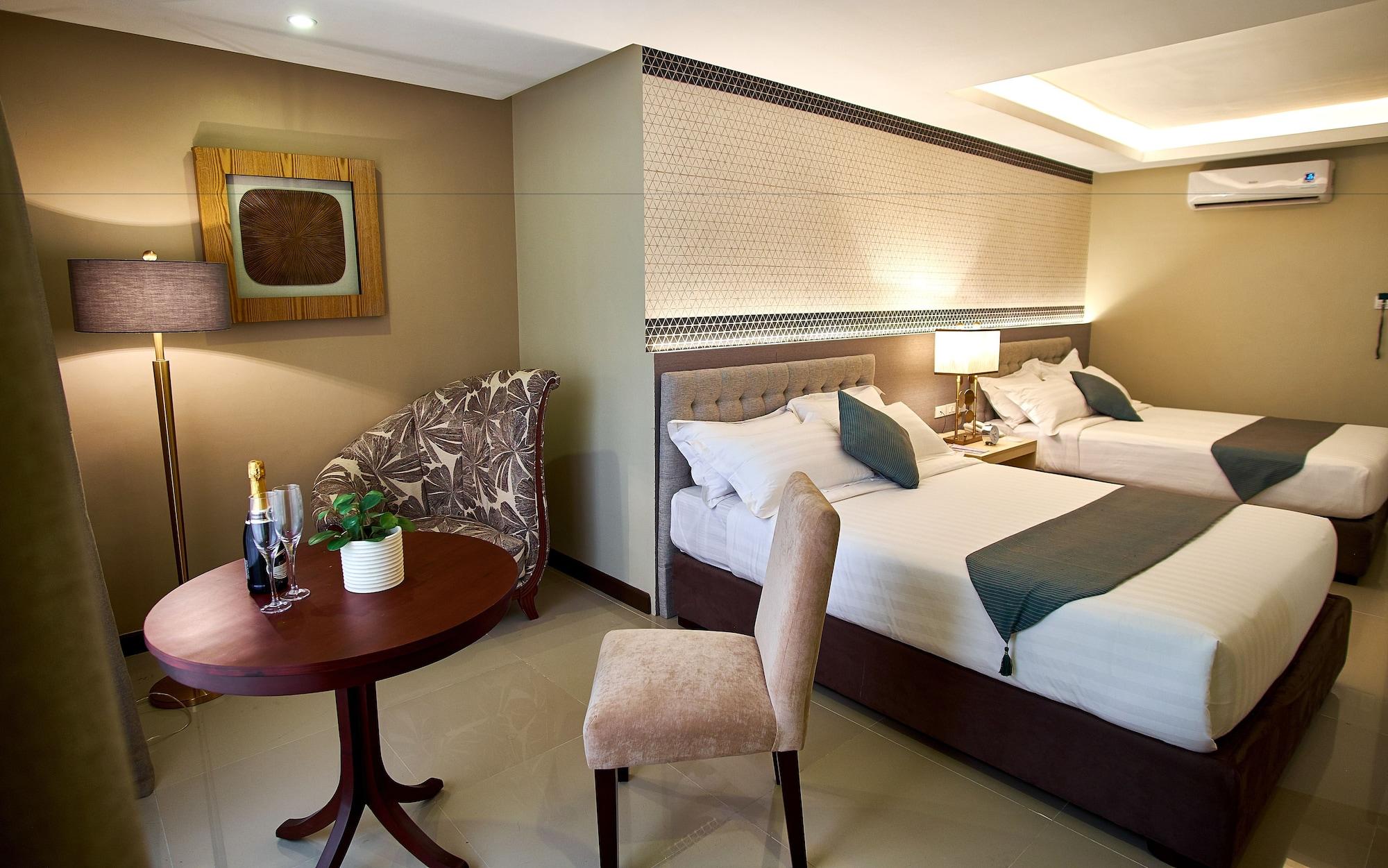 J7 Hotel Iloilo City Eksteriør billede