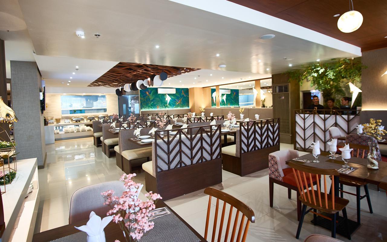J7 Hotel Iloilo City Eksteriør billede
