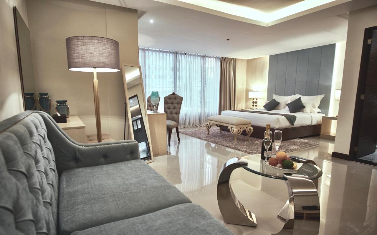 J7 Hotel Iloilo City Eksteriør billede