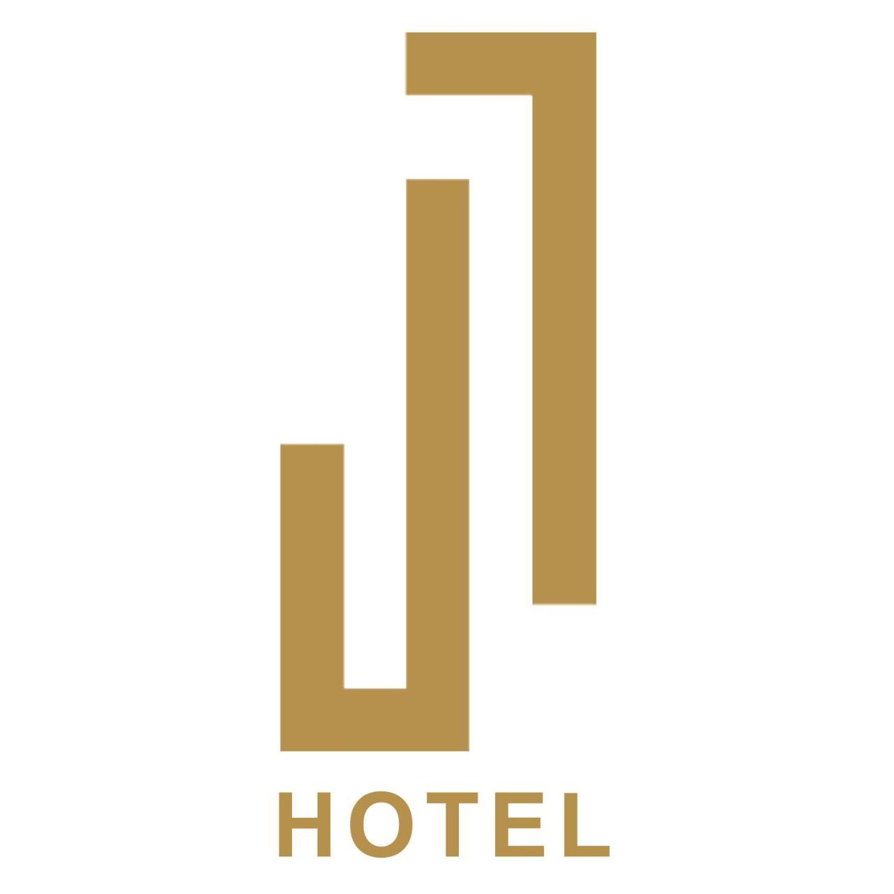 J7 Hotel Iloilo City Eksteriør billede