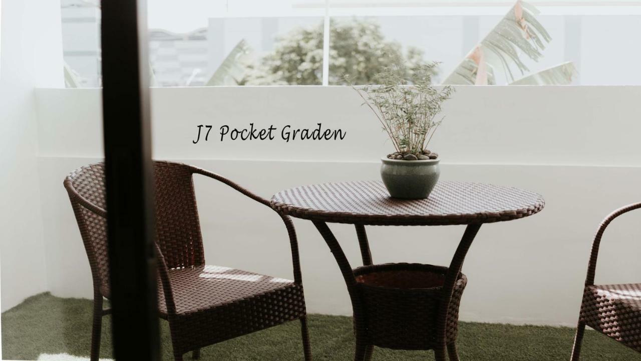 J7 Hotel Iloilo City Eksteriør billede